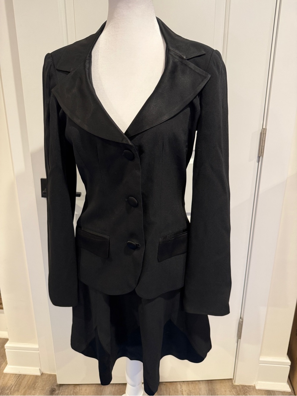 Vintage Nicole Miller Black Skirt Suit Set Women's Size 4 Tuxedo Blazer 90s